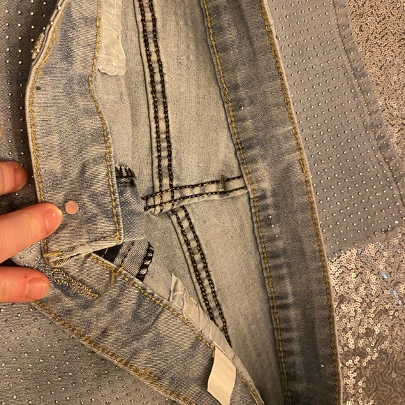New sparkly studded jeanss. Light color - Picture 7 of 7